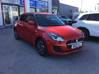 Usado Suzuki Swift SZ-L 83 CV (61 kW) 2021 Rojo Utilitario