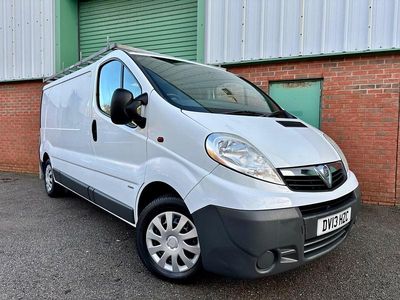 Used Vauxhall Vivaro 115 HP (84 kW) 2013 White MPV