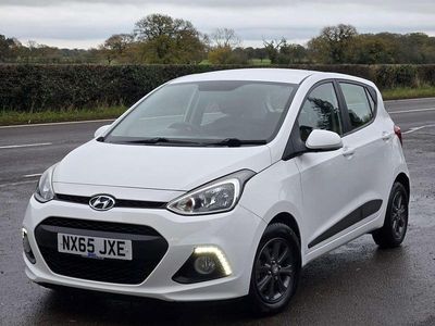 White Used 2015 Hyundai i10 Premium Hatchback | £5,395 (Fair price)