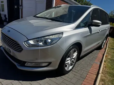 Usado Ford Galaxy Titanium 190 HP (139 kW) 2019 Prateado Monovolume