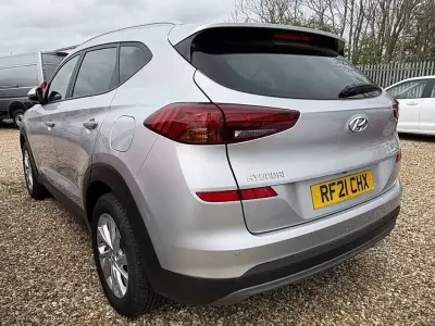 Usado Hyundai Tucson SE 116 CV (85 kW) 2021 Plateado SUV