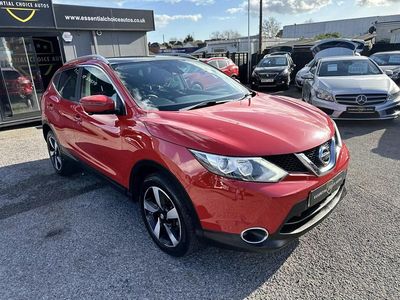 Used Nissan Qashqai N-TEC 130 HP (95 kW) 2015 Red SUV