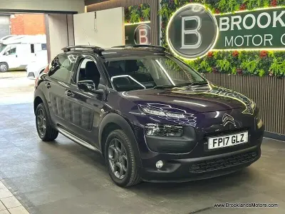 Used Citroën C4 Cactus Feel 110 HP (80 kW) 2017 Purple Hatchback