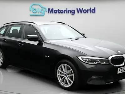 Usado BMW 330e 292 HP (214 kW) 2022 Preto Carrinha