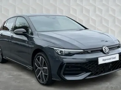 Second-hand VW Golf VIII Black Edition 150 CP (110 kW) 2026 Gri Hatchback