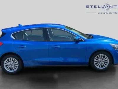 Used Ford Focus Titanium 123 HP (90 kW) 2019 Blue Hatchback