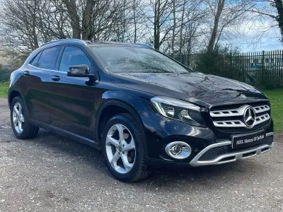 Begagnad Mercedes GLA200 Executive 136 HK (100 kW) 2018 Svart SUV