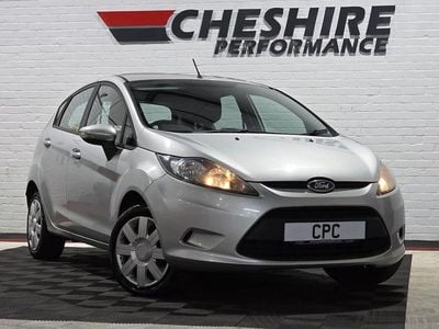 Used Ford Fiesta 92 HP (67 kW) 2017 Silver Hatchback