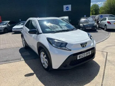 Used Toyota Aygo X PURE 72 HP (52 kW) 2023 White SUV