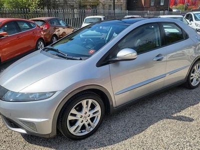Begagnad Honda Civic ES 125 HK (91 kW) 2011 Silver Halvkombi