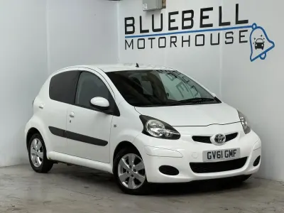 Used Toyota Aygo 68 HP (50 kW) 2011 White Hatchback