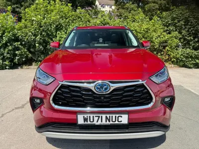 Used Toyota Highlander Premium 243 HP (178 kW) 2021 Red SUV