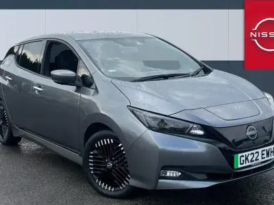 Gebraucht Nissan Leaf Tekna 110 kW (150 PS) 2022 Grau Kleinwagen