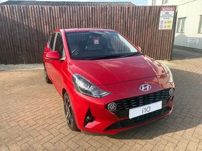 Używany Hyundai i10 Premium 67 KM (49 kW) 2021 Czerwony Hatchback