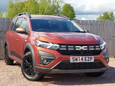 Usado Dacia Jogger Extreme 140 CV (102 kW) 2024 Marrón Monovolumen
