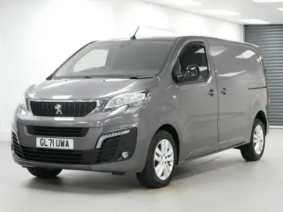Używany Peugeot Expert Premium 180 KM (132 kW) 2021 Szary Van
