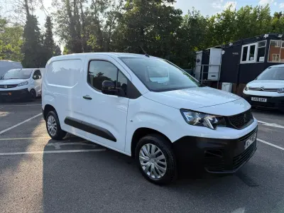 Used Peugeot Partner Premium 131 HP (96 kW) 2022 White MPV