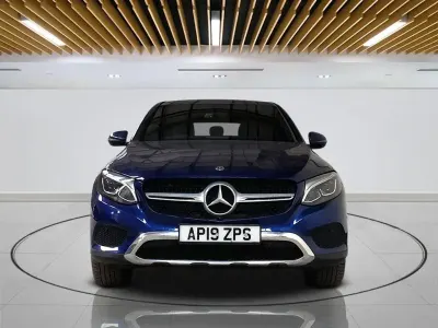 Usado Mercedes GLC250 Premium 204 HP (150 kW) 2019 Azul Coupé