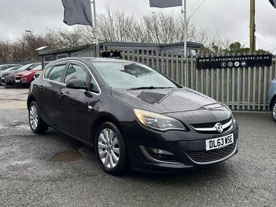 Second-hand Vauxhall Astra Elite 136 CP (100 kW) 2014 Negru Hatchback