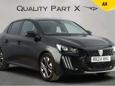 Begagnad Peugeot 208 Allure 2024 Svart Halvkombi