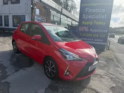 Used Toyota Yaris 2018 Red Hatchback