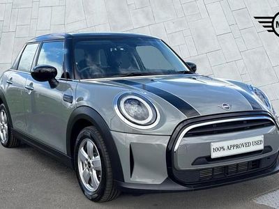 Usado Mini Cooper Classic 134 HP (98 kW) 2022 Cinzento Citadino