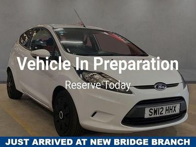 Used Ford Fiesta Zetec 82 HP (60 kW) 2012 Red Hatchback