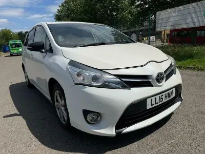 Used Toyota Verso Trend 147 HP (108 kW) 2015 White MPV