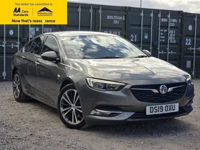 Begagnad Vauxhall Insignia Sport 136 HK (100 kW) 2019 Grå Halvkombi