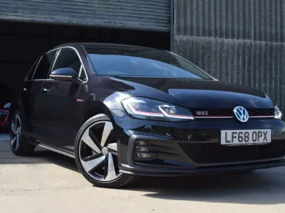 Używany VW Golf VII GTI 2018 Czarny Hatchback