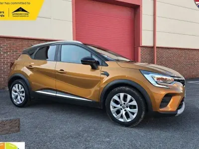 Used Renault Captur Iconic 95 HP (69 kW) 2020 Orange/black SUV