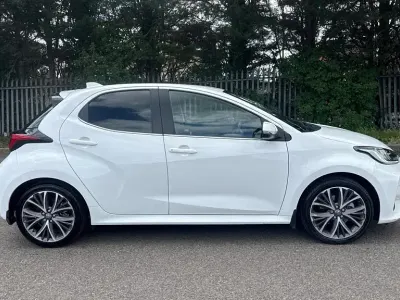 Used Toyota Yaris 91 HP (66 kW) 2021 White Hatchback