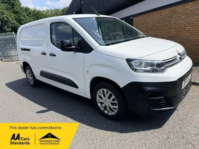 Used Citroën Berlingo 100 HP (73 kW) 2022 White MPV