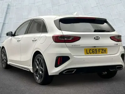Used Kia Ceed GT-Line 117 HP (86 kW) 2019 White Hatchback