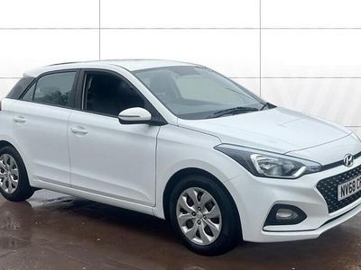 Used Hyundai i20 75 HP (55 kW) 2018 White Hatchback