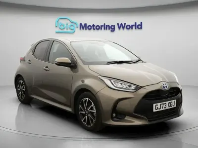 Used Toyota Yaris Hybrid Design 116 HP (85 kW) 2023 Bronze Hatchback