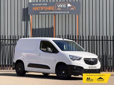 Used Vauxhall Combo Edition 130 HP (95 kW) 2019 White MPV