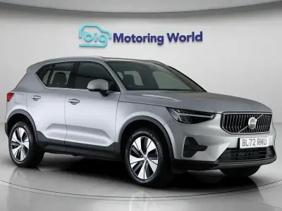 Usado Volvo XC40 Core 211 HP (155 kW) 2023 Prateado SUV