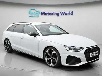 Usado Audi A4 Black Edition 150 HP (110 kW) 2022 Branco Carrinha