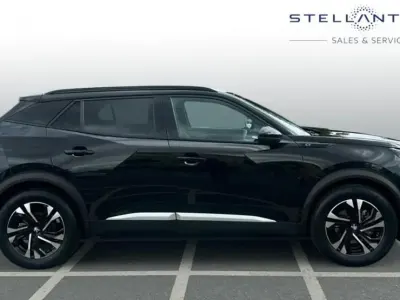 Używany Peugeot e-2008 GT 98 kW (134 KM) 2023 Niebieski SUV