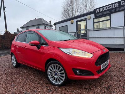 Used Ford Fiesta Titanium 125 HP (91 kW) 2013 Red Hatchback