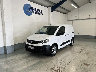 Used Peugeot Partner Premium 131 HP (96 kW) 2023 White MPV
