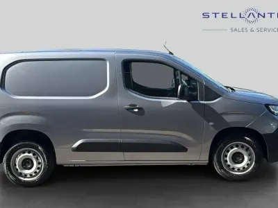 Nouă Peugeot Partner 129 CP (94 kW) 2026 Gri Monovolum