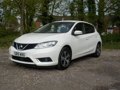 Used Nissan Pulsar Acenta 115 HP (84 kW) 2015 White Hatchback