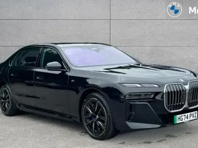 Usado BMW i7 M Sport 400 kW (544 CV) 2025 Negro Berlina