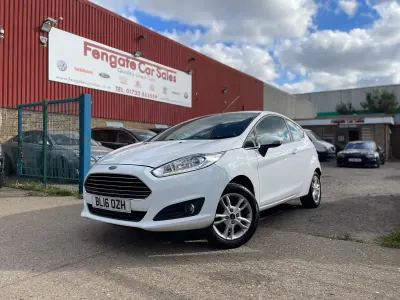 Usado Ford Fiesta Zetec 2016 Blanco Utilitario