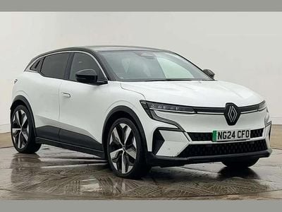Used Renault Megane E-Tech Komfort 159 kW (217 HP) 2024 Glacier white  Hatchback