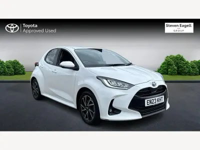 Used Toyota Yaris Hybrid Design 116 HP (85 kW) 2023 White Hatchback