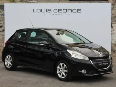 Second-hand Peugeot 208 Active 82 CP (60 kW) 2012 Negru Hatchback