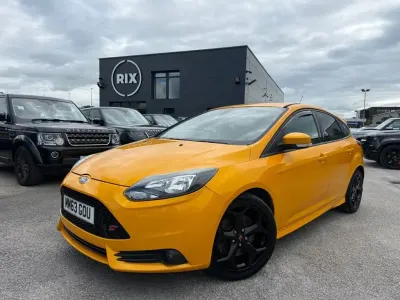 Used Ford Focus ST 250 HP (183 kW) 2014 Yellow Hatchback